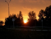 Zachód słońca z drogi na Wzgórze Wandy - MojRower.pl